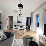 Yhden Makuuhuoneen Satamassa Sauna Ja Iso Parveke 公寓